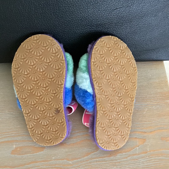 SOLD. Ugg Toddler slipper - Picture 2 of 2